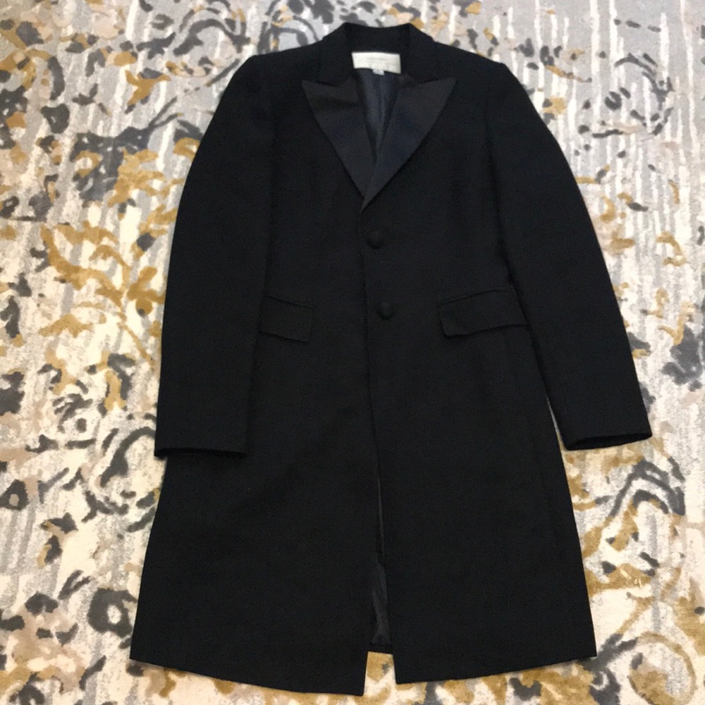Beautiful tuxedo coat from tahari